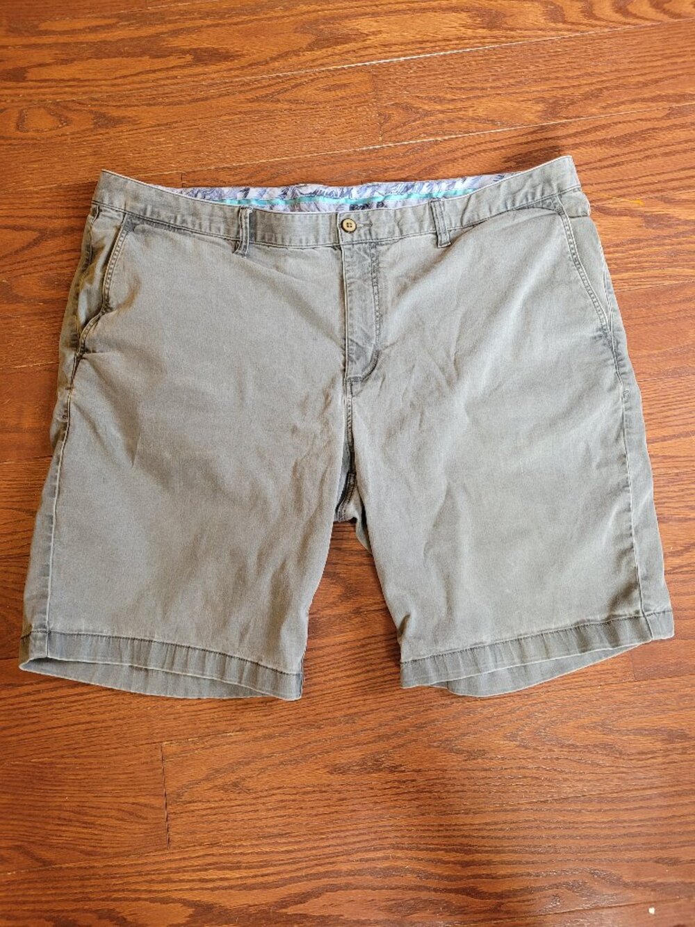 Tommy Bahama 9 Inch Boracay Cargo Tencel / Cotton Shorts - Port Side Grey Sz 42